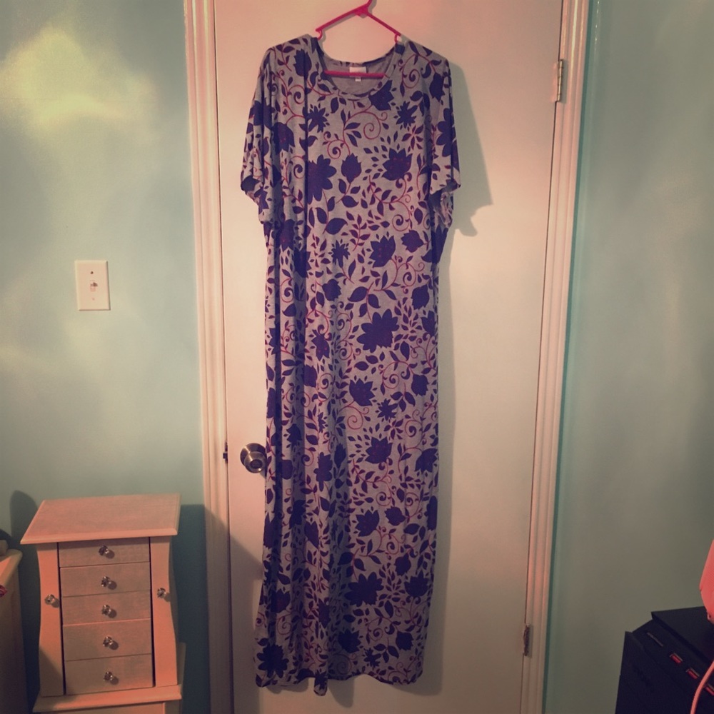 EUC LulaRoe Maria Gray with Blue and Red Floral